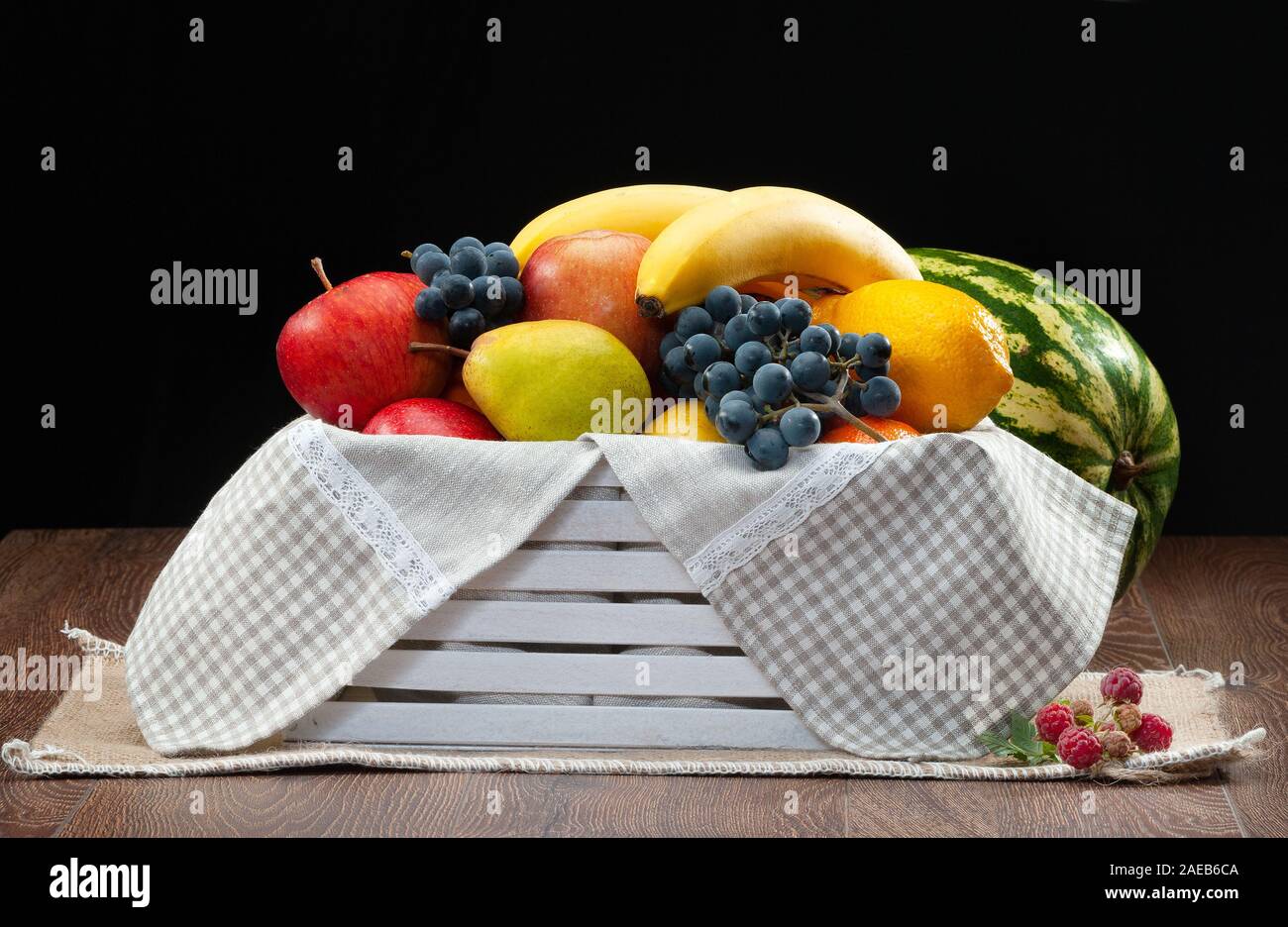 Zusammensetzung von frischem Obst Äpfel Birnen Trauben Schuß close-up. Stockfoto