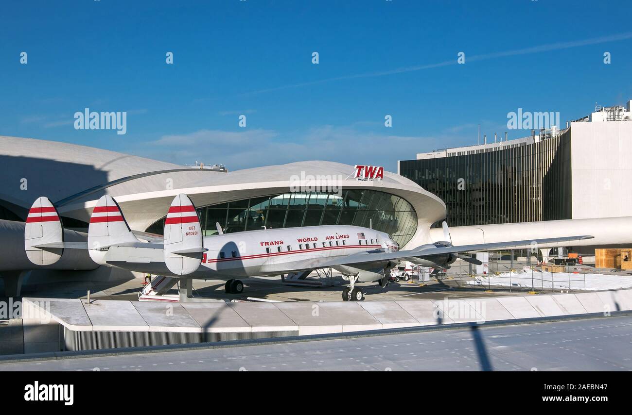 New York, 11/26/2019 - Blick auf die stilvolle TWA Hotel am Terminal 5 des Flughafen JFK entfernt. Stockfoto