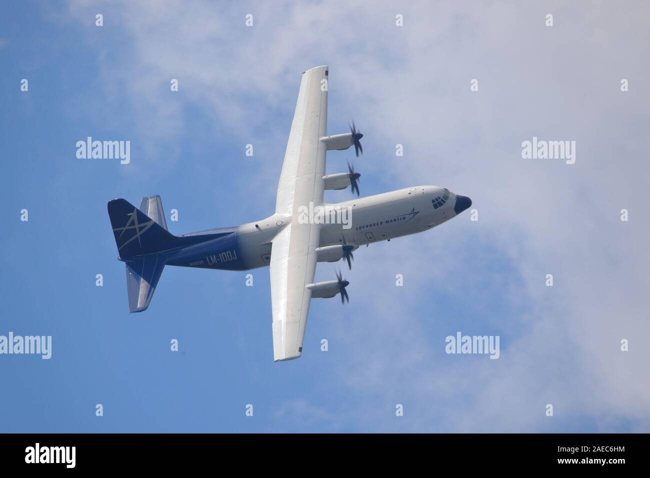 Lockheed-Martin angezeigt Der LM-100 J Verkehrsmittel Flugzeug auf der Farnborough International Airshow 2018, Farnborough, Großbritannien Stockfoto