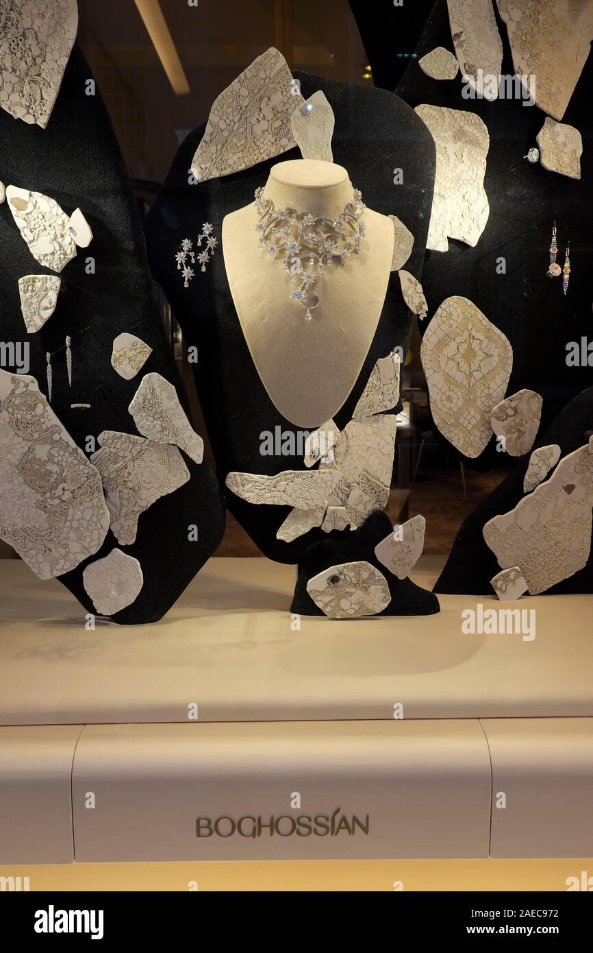 Old Bond Street Juweliere Boghossian Diamond Earrings Fenster Anzeige an Weihnachten 2019 in Mayfair, London W1 England UK KATHY DEWITT Stockfoto