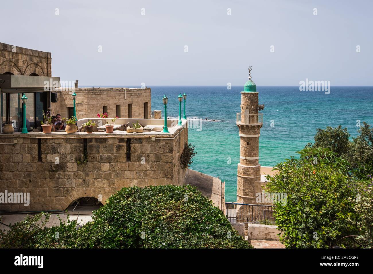 Die alte Stadt mit Blick auf den alten Hafen von Jaffa, wo der alte Hafen gebaut wurde. Stockfoto