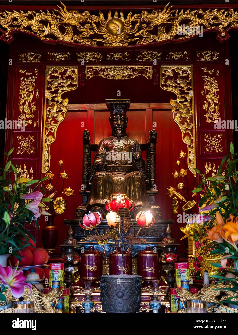 Altar Ly Thanh Tong, dritte Kaiser der Dynastie Lý, Tempel der Literatur, Hanoi, Vietnam Stockfoto