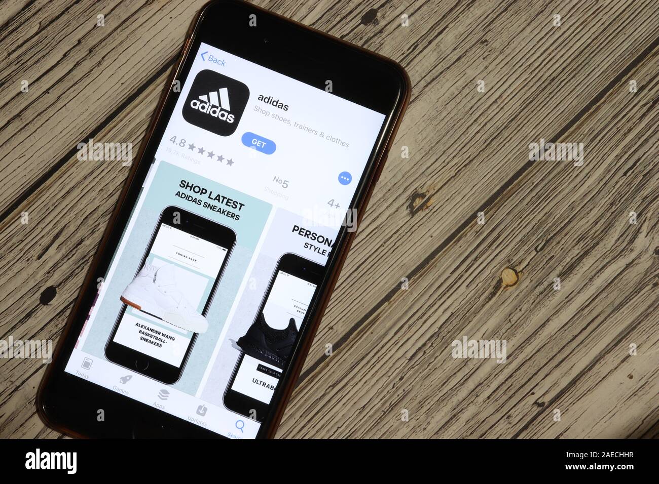 Los Angeles, Kalifornien, USA - 3. Dezember 2019: Adidas App Symbol auf dem Telefondisplay, Illustrative Editorial. Stockfoto