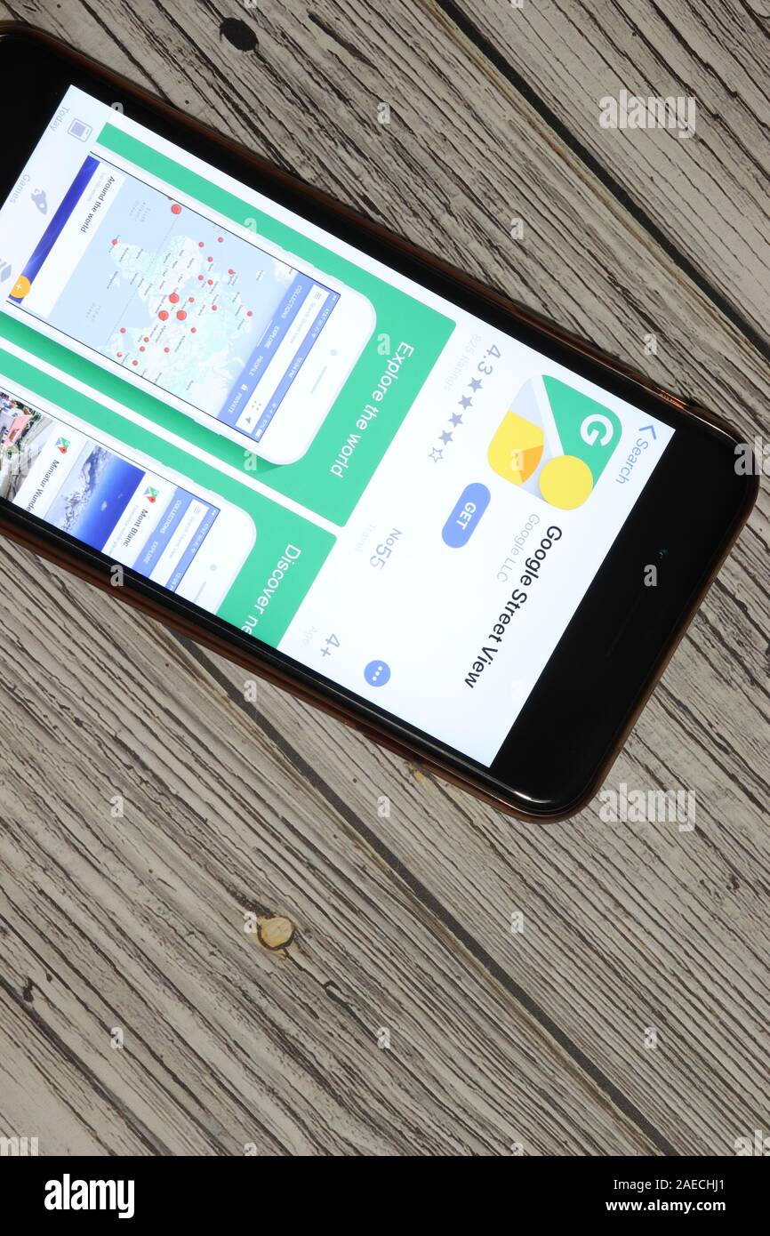 Los Angeles, Kalifornien, USA - 3. Dezember 2019: Google Street View App Symbol auf dem Telefondisplay, Illustrative Editorial. Stockfoto
