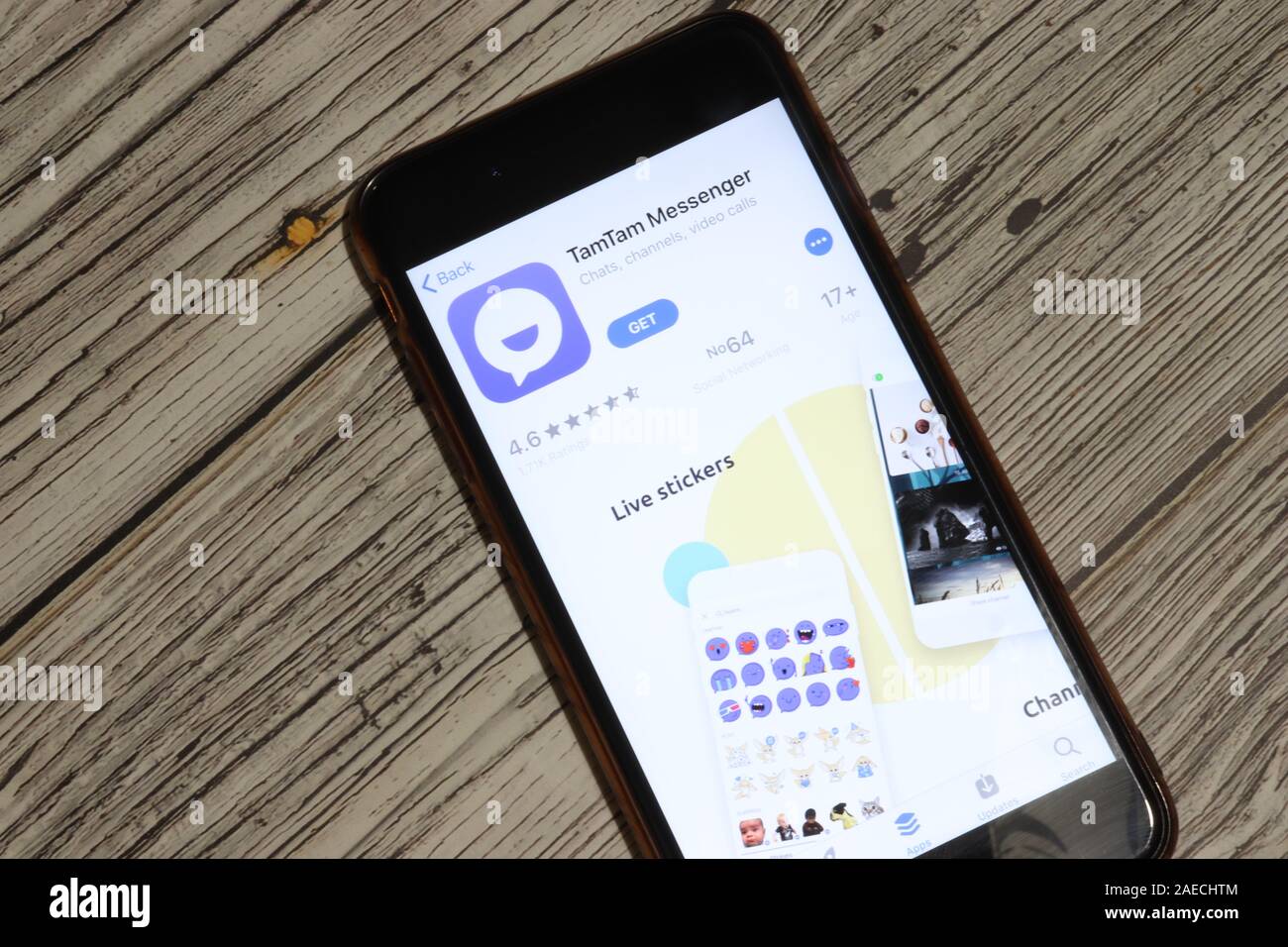 Los Angeles, Kalifornien, USA - 3. Dezember 2019: TamTam Messenger App Symbol auf dem Telefondisplay, Illustrative Editorial. Stockfoto