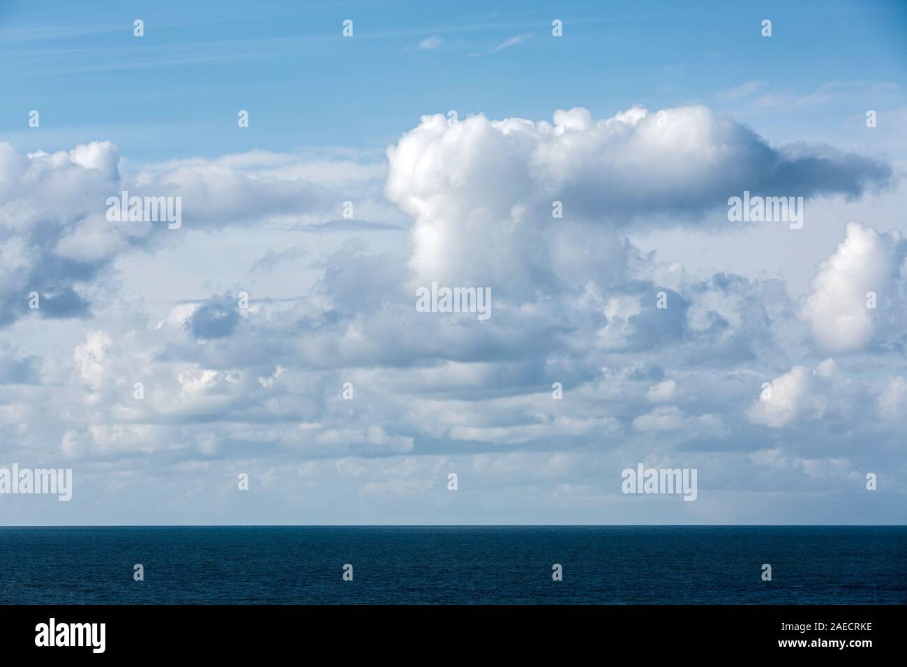 Meer, Himmel, Horizont, Wolken Stockfoto