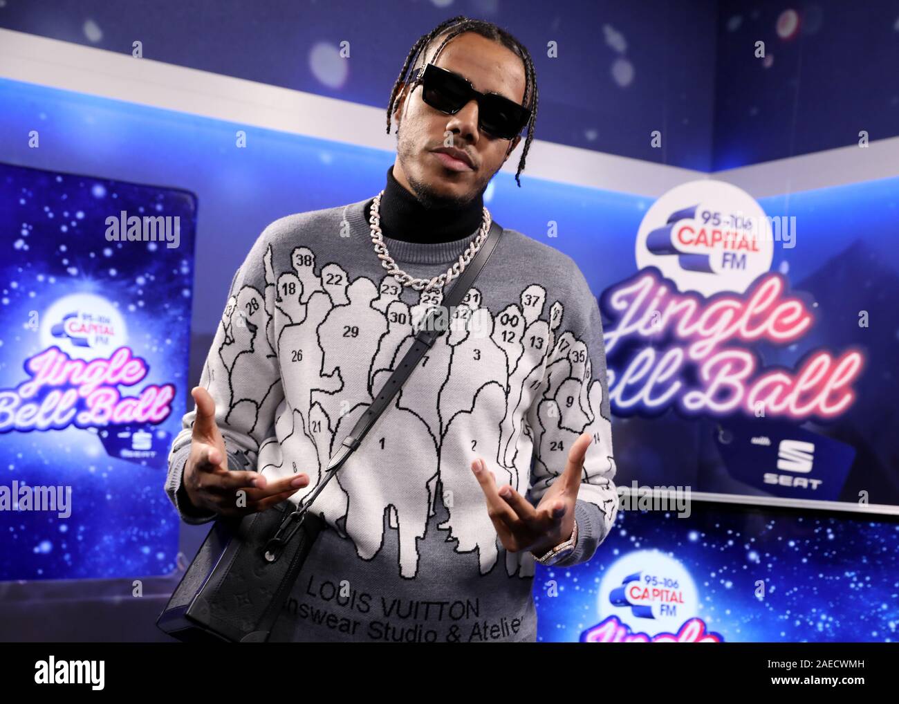 AJ Tracey backstage im Studio bei Tag zwei der Hauptstadt Jingle Bell Ball mit Sitz in der Londoner O2 Arena. Stockfoto