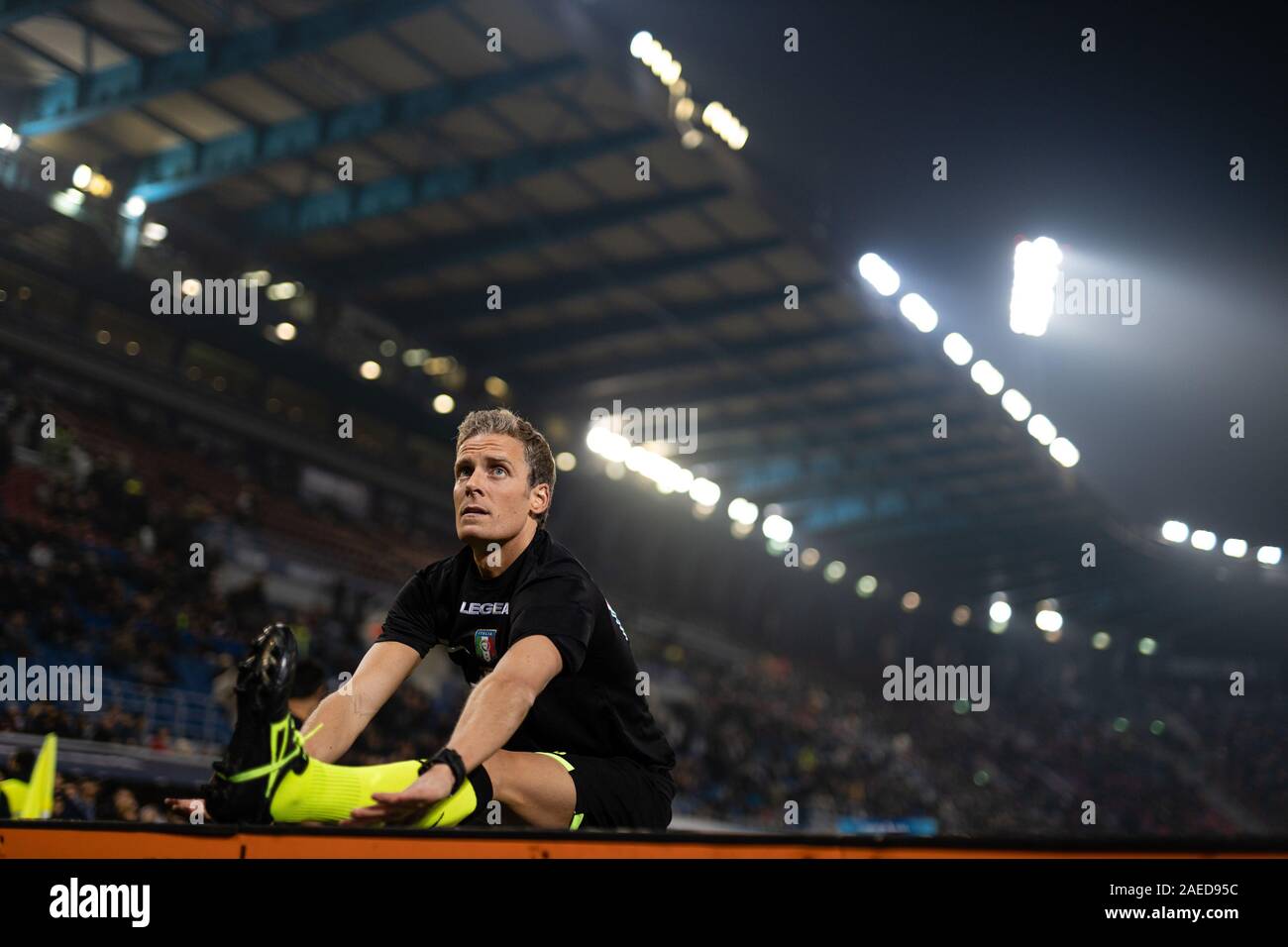 Bologna, Italien. 8 Dez, 2019. Schiedsrichter chiffiduring Bologna gegen Mailand, italienische Fußball Serie A Männer Meisterschaft in Bologna, Italien, 08. Dezember 2019 - LPS/Francesco Scaccianoce Credit: Francesco Scaccianoce/LPS/ZUMA Draht/Alamy leben Nachrichten Stockfoto