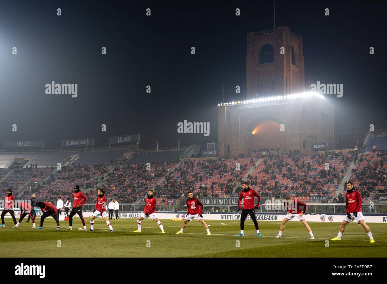 Bologna, Italien. 8 Dez, 2019. Heizung milanduring Bologna gegen Mailand, italienische Fußball Serie A Männer Meisterschaft in Bologna, Italien, 08. Dezember 2019 - LPS/Francesco Scaccianoce Credit: Francesco Scaccianoce/LPS/ZUMA Draht/Alamy leben Nachrichten Stockfoto