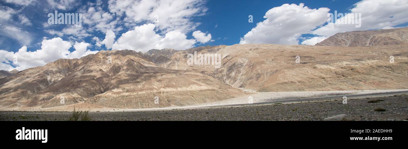 Panorama Ansicht des Shyok Tal in Ladakh, Nordindien Stockfoto