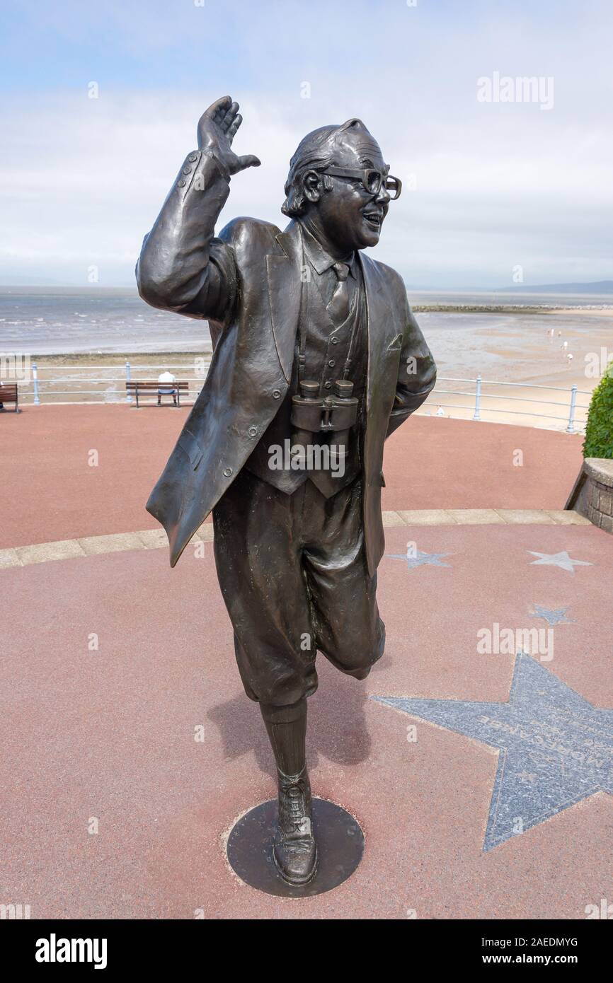 Eric Morecambe statue am Strand Promenade, Morecambe, Lancashire, England, Vereinigtes Königreich Stockfoto