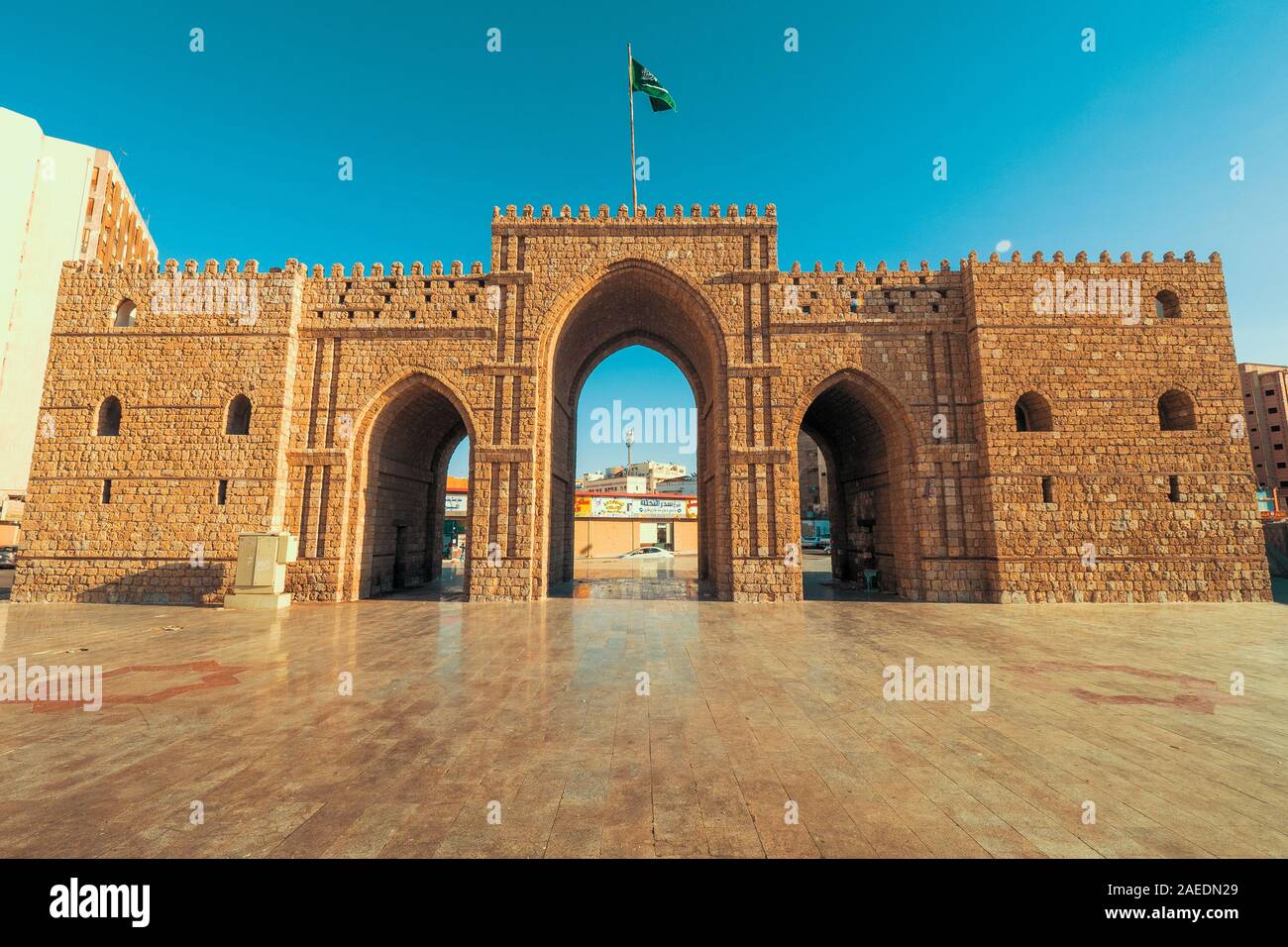 Außenansicht des gemauerte Makkah Gate oder Baab Makkah, ein altes Stadttor am Eingang der Altstadt (Al Balad) von Jeddah, Saudi Arabien Stockfoto