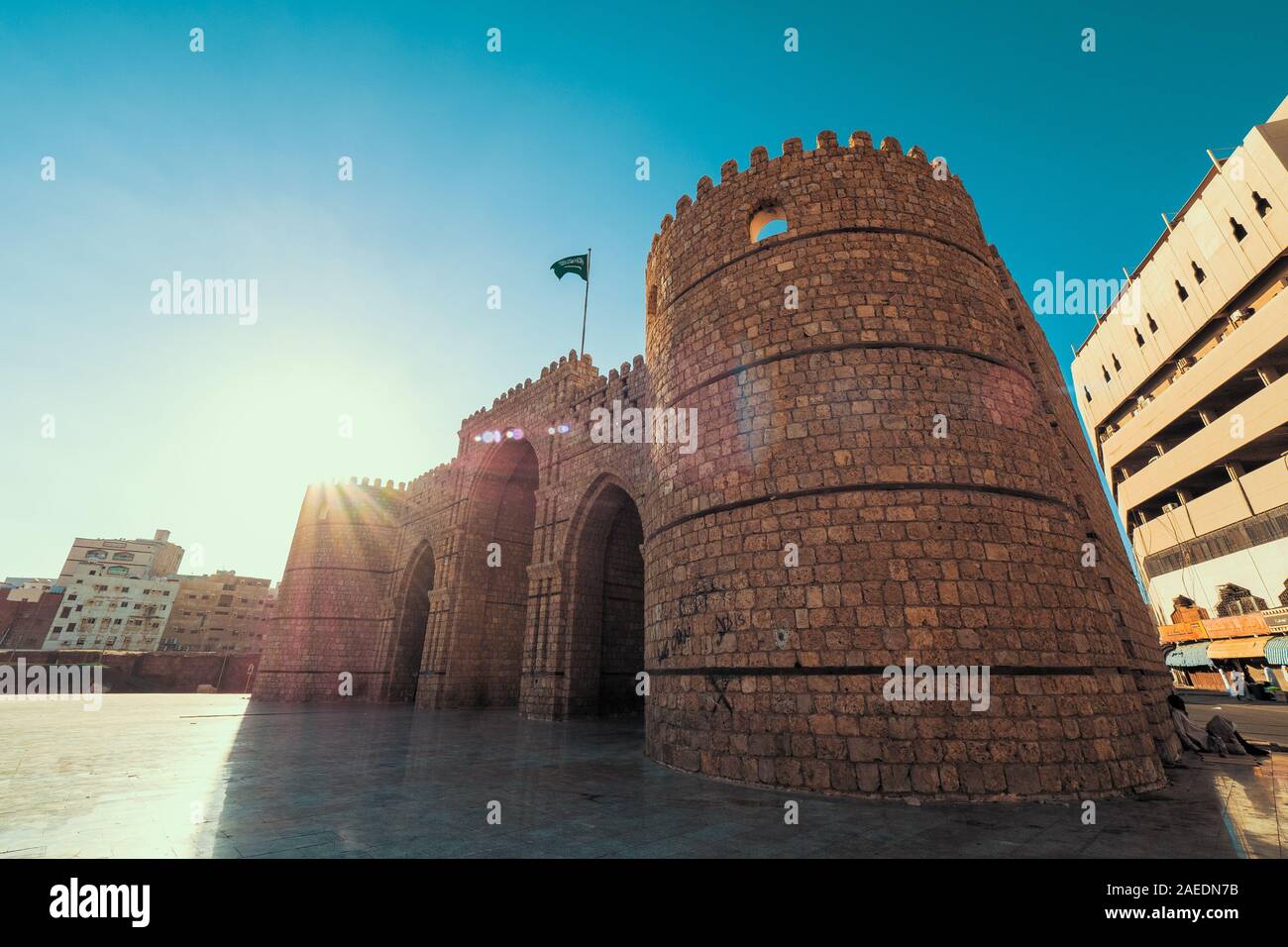 Außenansicht des gemauerte Makkah Gate oder Baab Makkah, ein altes Stadttor am Eingang der Altstadt (Al Balad) von Jeddah, Saudi Arabien Stockfoto