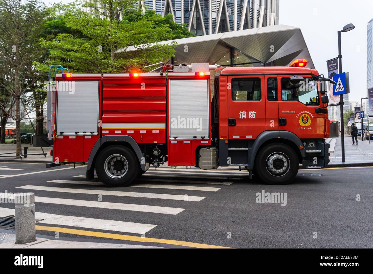 China fire truck Lichter während der Übung in Shenzhen China blinken Stockfoto