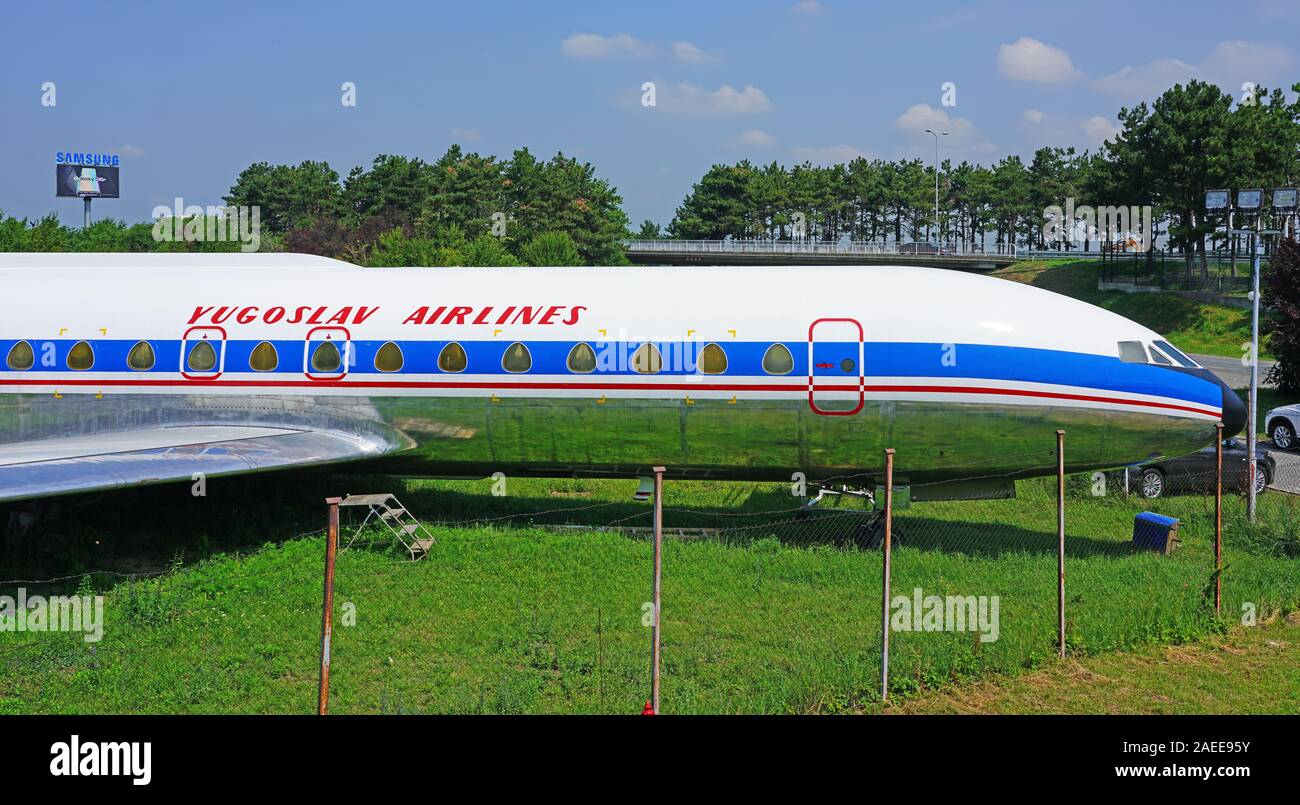 Belgrad, SERBIEN-19 Jun 2019 - Blick auf eine alte Caravelle Flugzeug von ehemaligen Jugoslawischen Airways JAT (JU) an der Luftfahrttechnischen Museum Belgrad (ehemals Yug Stockfoto