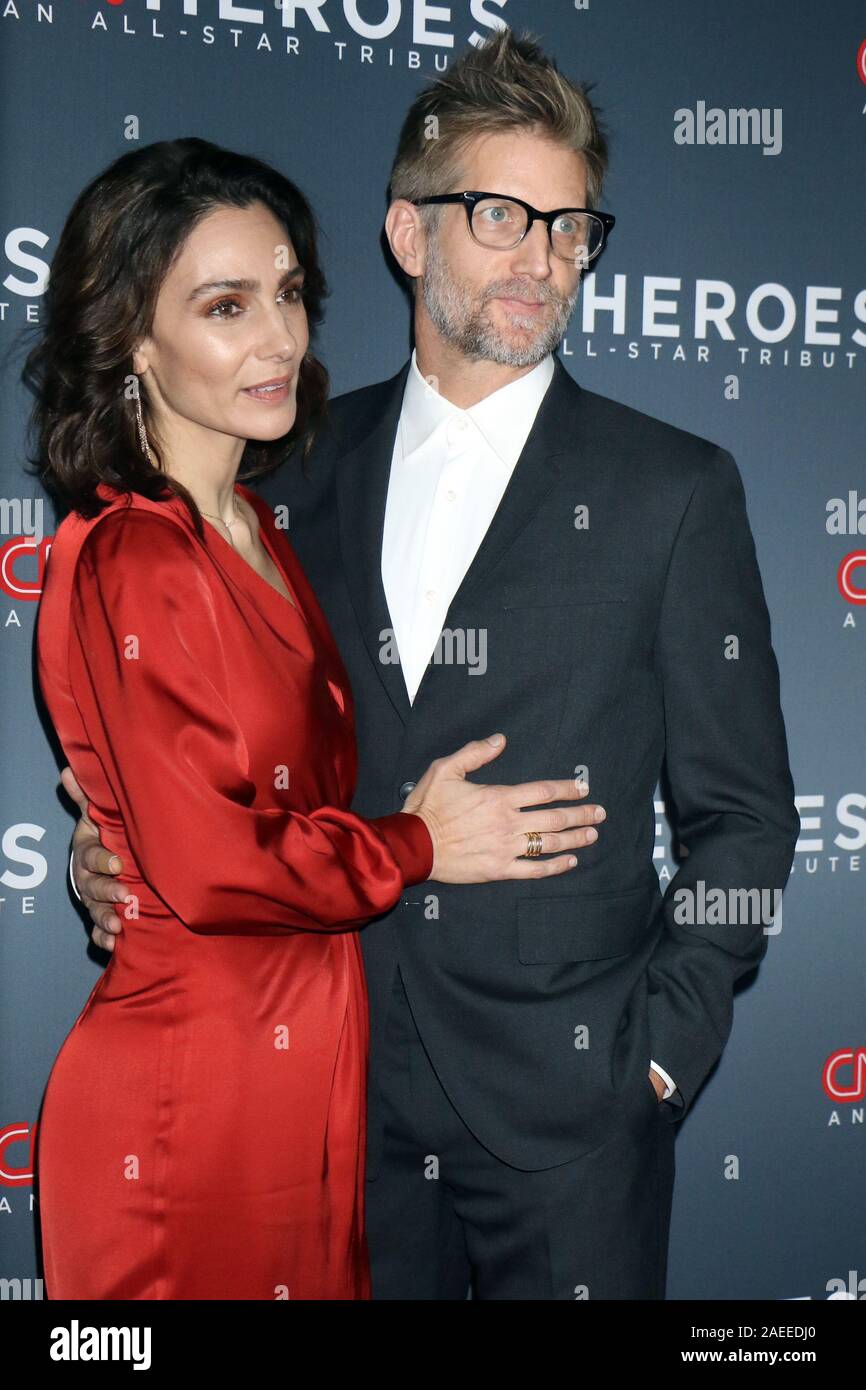 New York, NY, USA. 8 Dez, 2019. Annie Parisse und Paul Funken auf der 13. jährlichen CNN Helden: Ein All-Star Tribute im Amerikanischen Museum für Naturgeschichte in New York City am 8. Dezember 2019. Credit: Rw/Medien Punch/Alamy leben Nachrichten Stockfoto