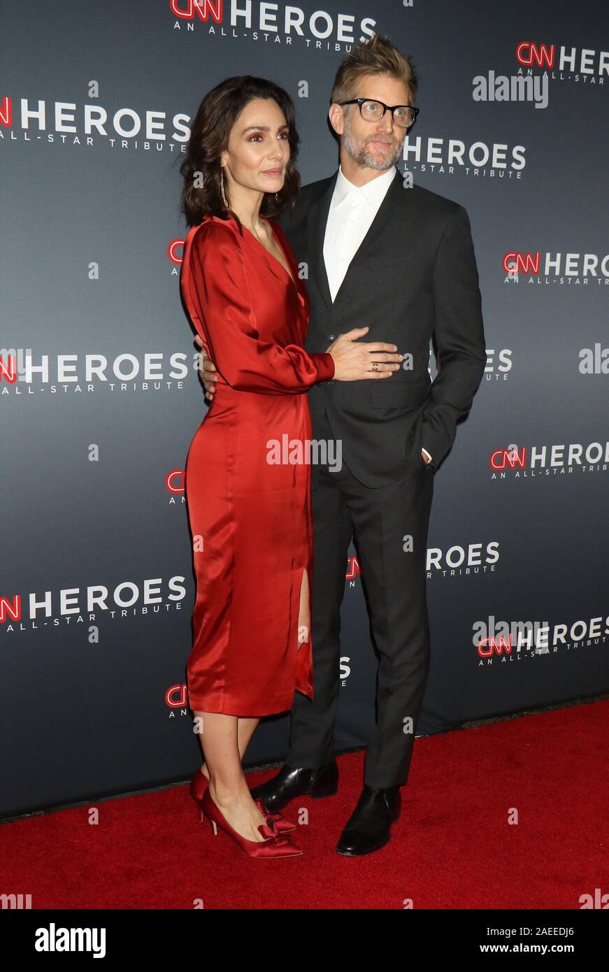 New York, NY, USA. 8 Dez, 2019. Annie Parisse und Paul Funken auf der 13. jährlichen CNN Helden: Ein All-Star Tribute im Amerikanischen Museum für Naturgeschichte in New York City am 8. Dezember 2019. Credit: Rw/Medien Punch/Alamy leben Nachrichten Stockfoto