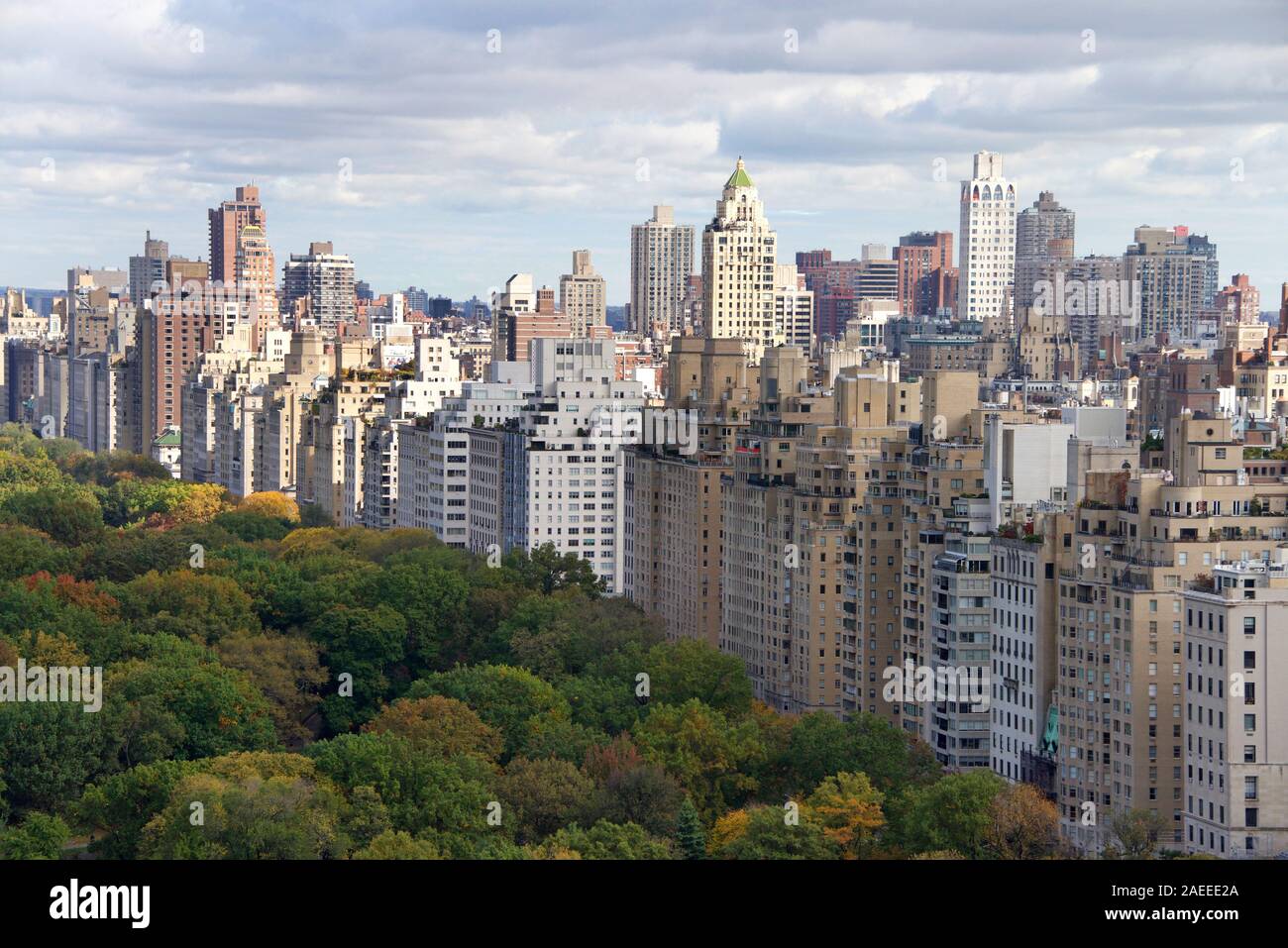 Skyline west Side Gebäuden rund um den Central Park in New York City. Luftbild von oben. Stockfoto