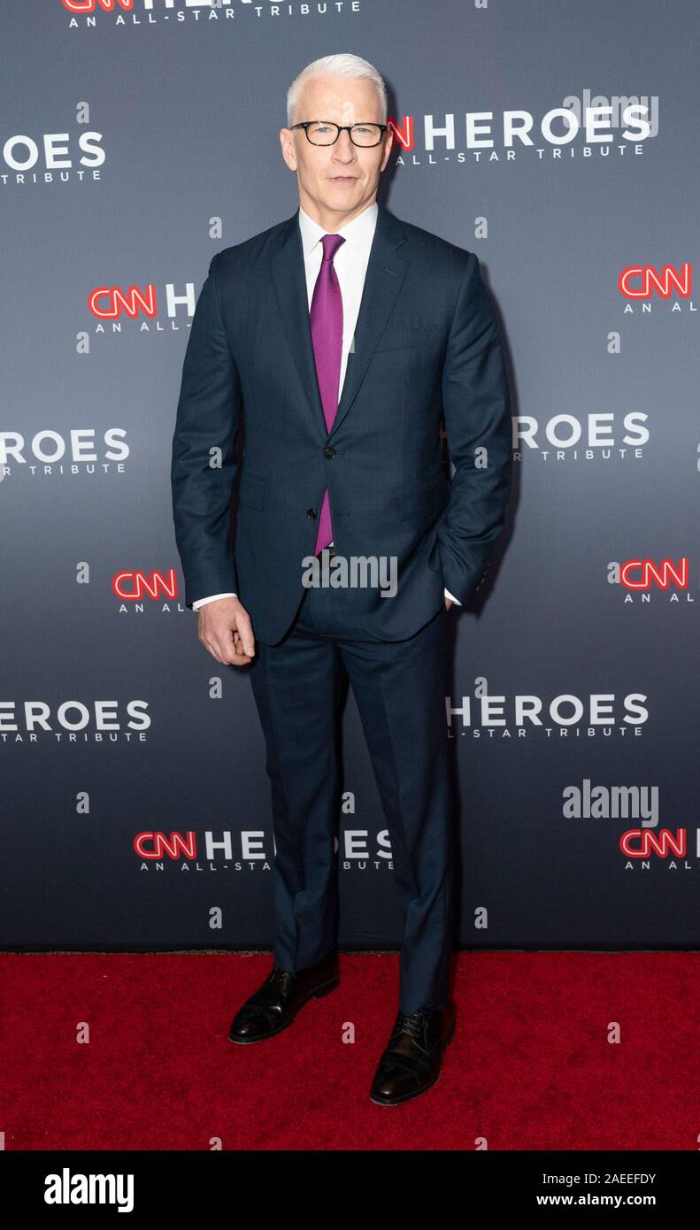 New York, NY - 8. Dezember 2019: Anderson Cooper nimmt an der 13. jährlichen CNN Helden im American Museum of Natural History Stockfoto