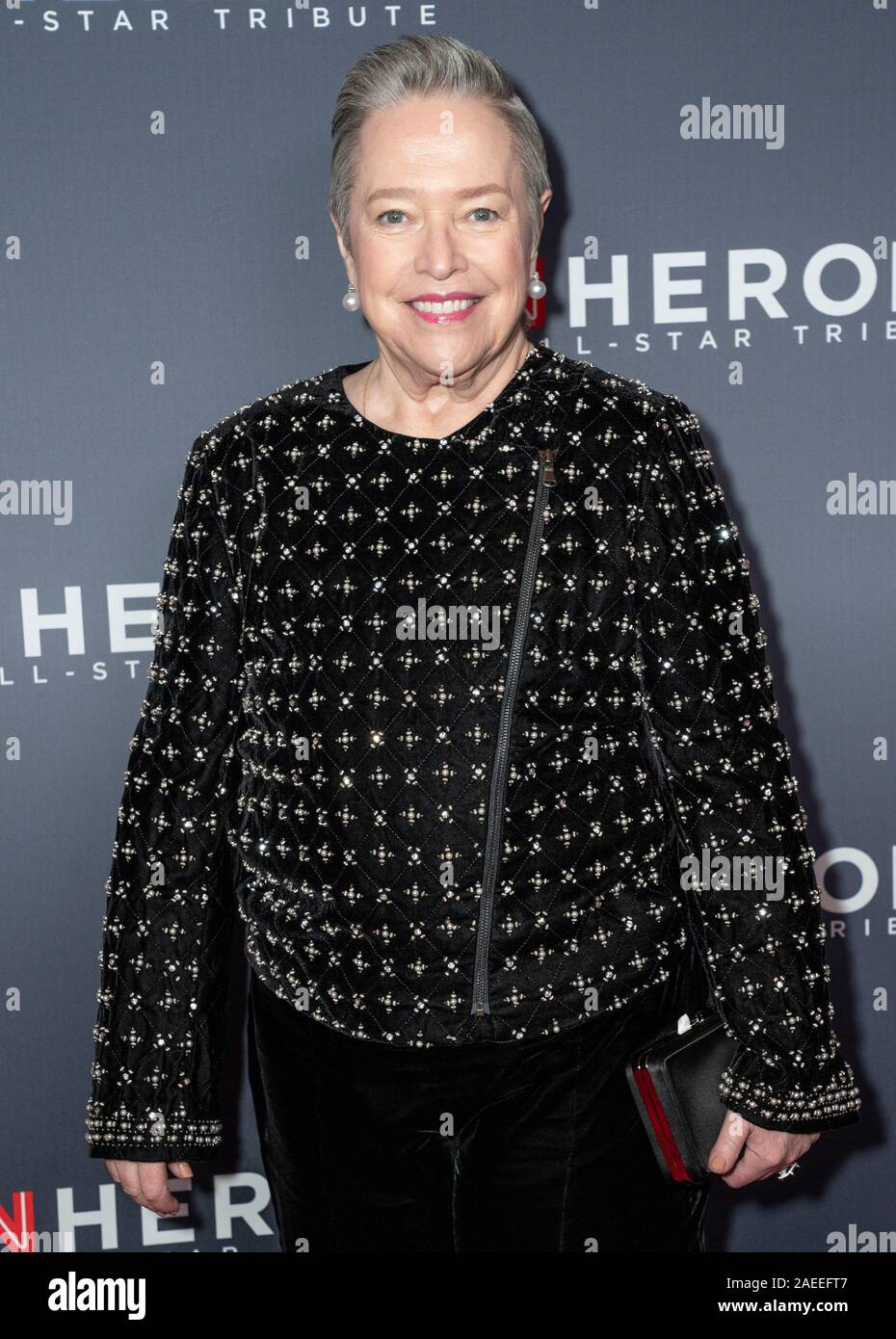 New York, NY - 8. Dezember 2019: Kathy Bates tragen Kleid von Armani besucht die 13. jährlichen CNN Helden im American Museum of Natural History Stockfoto