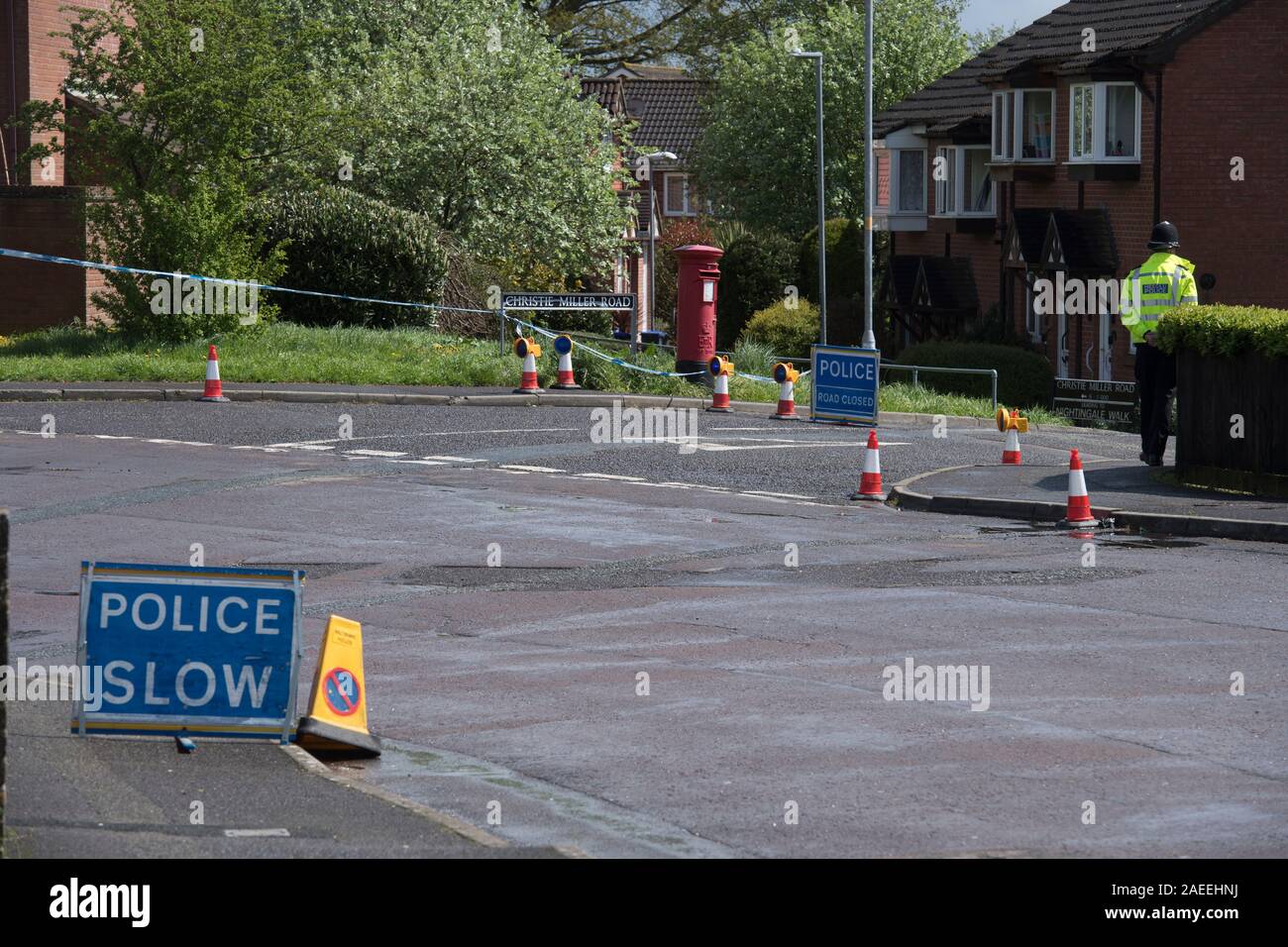 Polizei Spalier am oberen Ende der Straße, dass die ex-russischen Spion Sergei Skripal im Alter zwischen 66 und seine Tochter Julia im Alter von 33 mit dem Leben, bevor Sie wo vergiftet Stockfoto