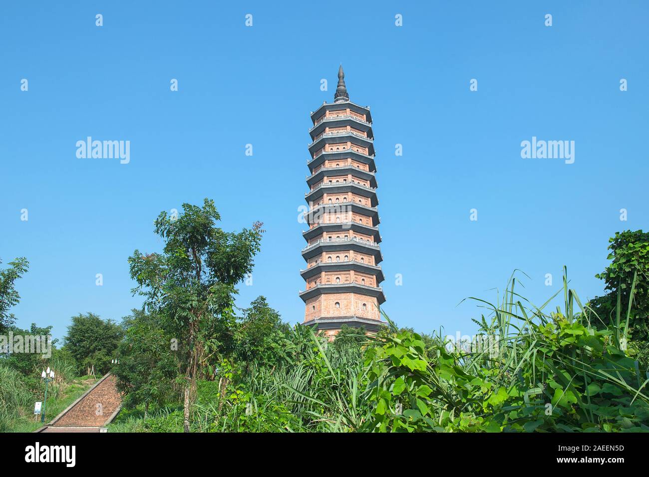 Bai Dinh Pagode, wo hält Vesak 2014 ist berühmt für seine große Größe und Unvoreinigkeit. Die Pagode wird auch mehr Rekord für den Besitzer der m gesetzt werden Stockfoto