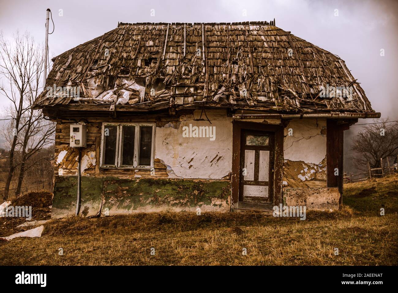 Zerstörten alten traditionellen Haus aus Siebenbürgen, Schloss Bran, Magura Brasov Stockfoto