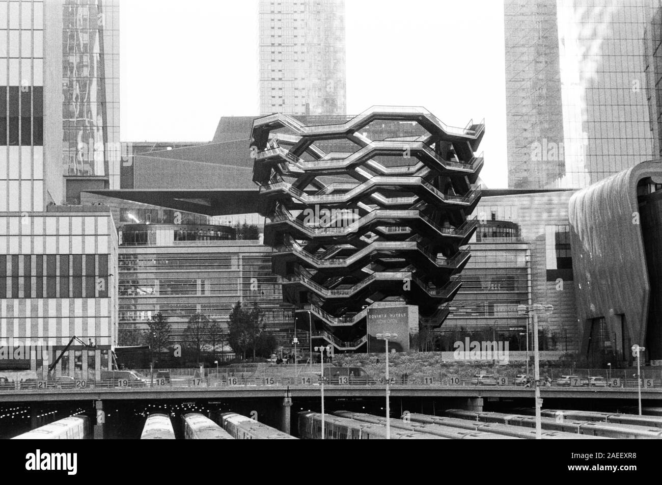 Schiff das Wahrzeichen Thomas Heatherwick Studio entwickelte Struktur, Hudson Yards, New York City, NY, USA Stockfoto