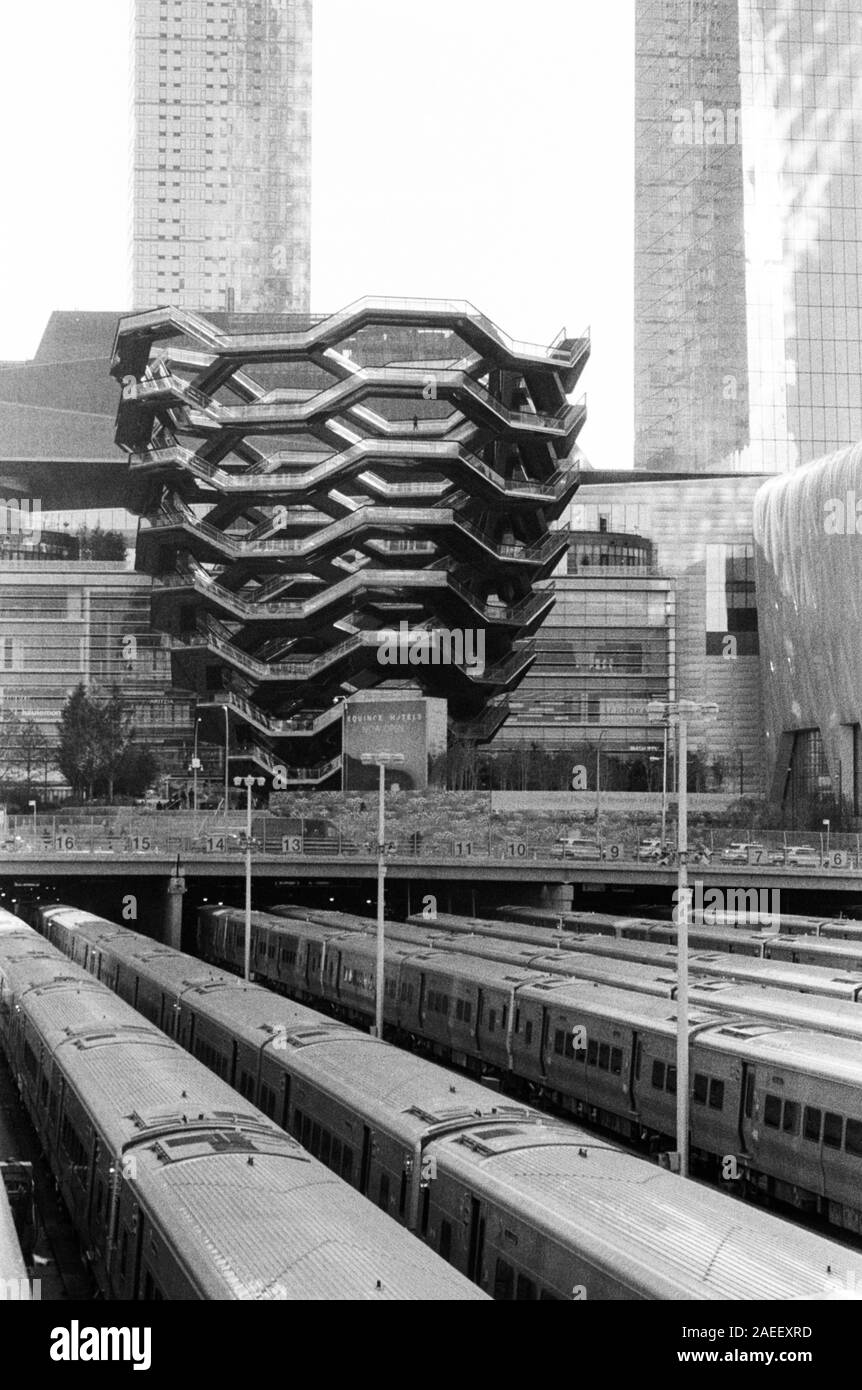 Schiff das Wahrzeichen Thomas Heatherwick Studio entwickelte Struktur, Hudson Yards, New York City, NY, USA Stockfoto