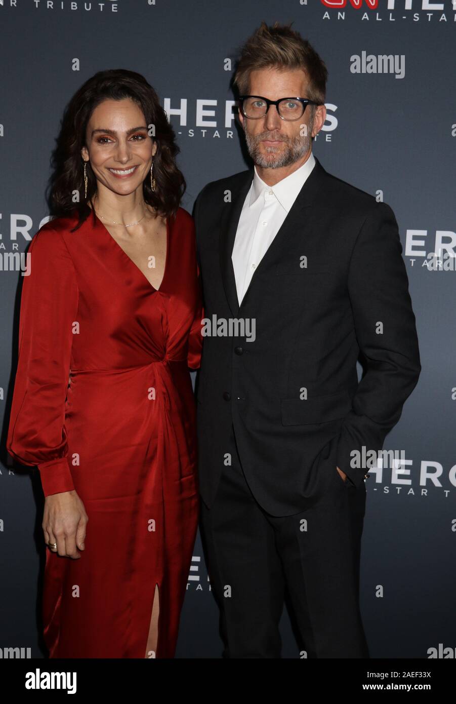 Dezember 8, 2019, New York City, New York, USA: Schauspieler ANNIE PARISSE und Paul Funken nehmen an der 13. jährlichen CNN Helden: Ein All-Star Tribute gehalten am American Museum of Natural History. (Bild: © Nancy Kaszerman/ZUMA Draht) Stockfoto