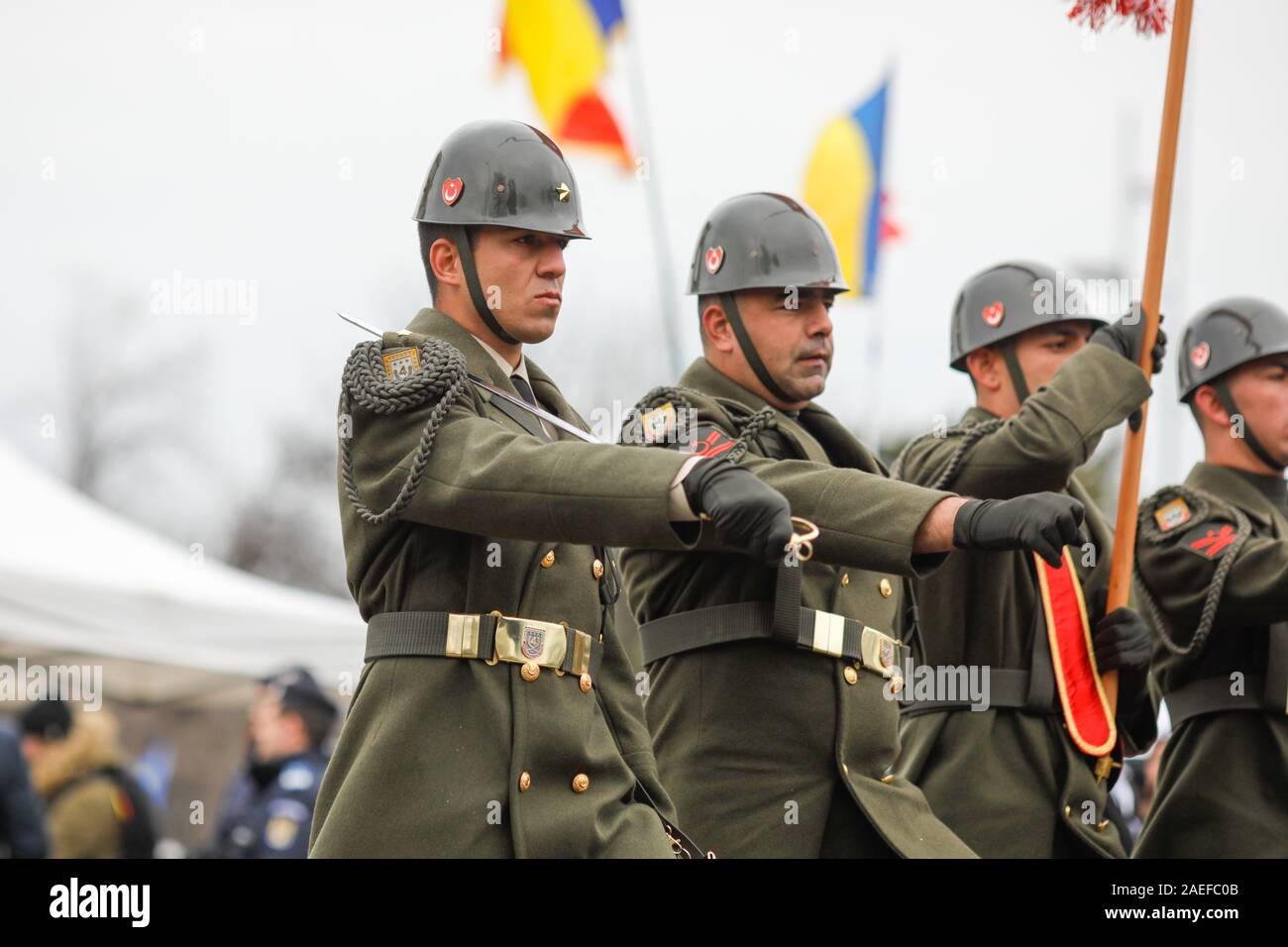 Bukarest, Rumänien - Dezember 01, 2019: türkische Soldaten in Dress Uniform  nehmen Sie teil an der rumänischen nationalen Tag militärische Parade  Stockfotografie - Alamy