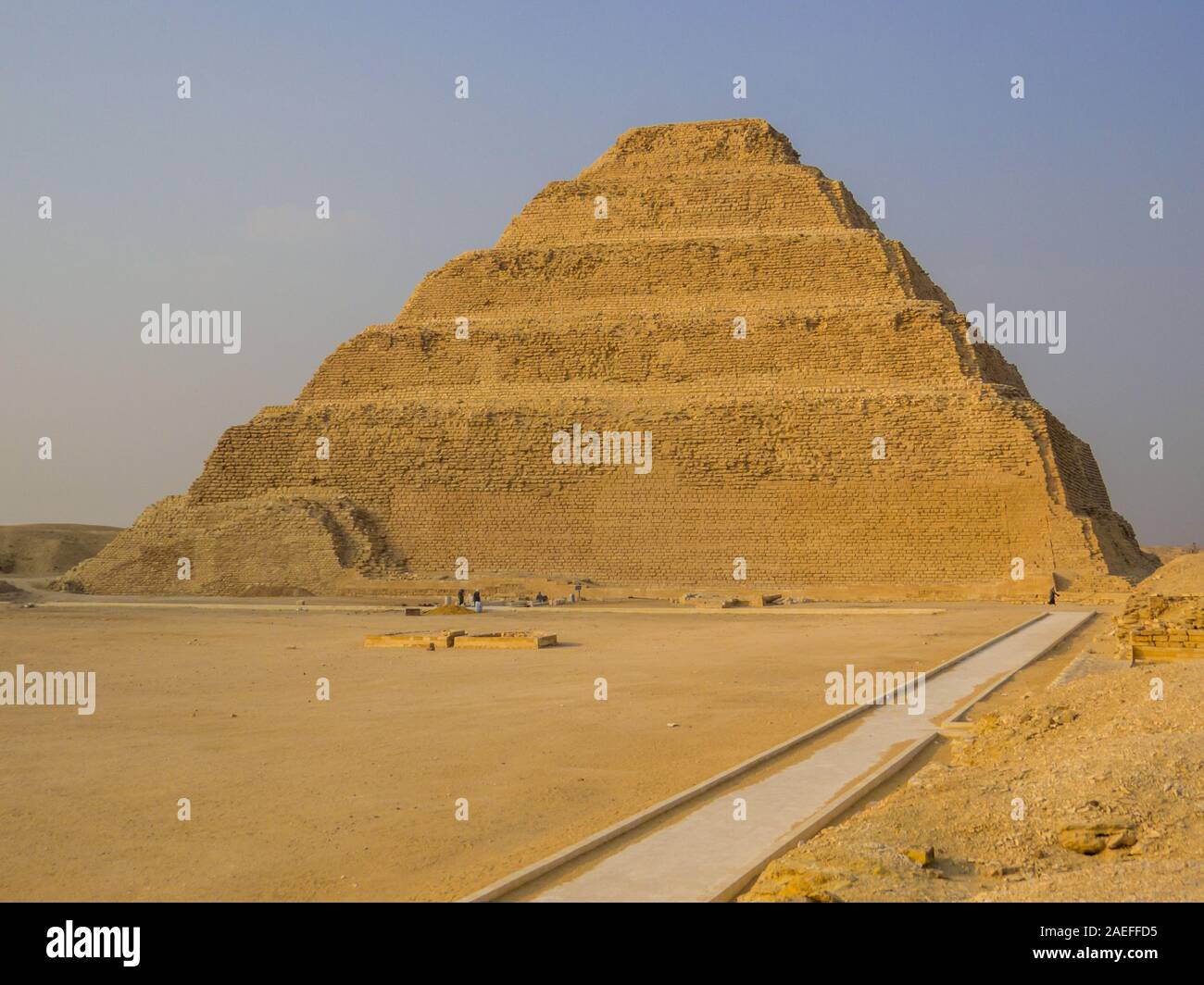 Pyramide des Djoser (gemeinhin als die Stufenpyramide in Sakkara bekannt, südlich von Kairo, Ägypten Stockfoto