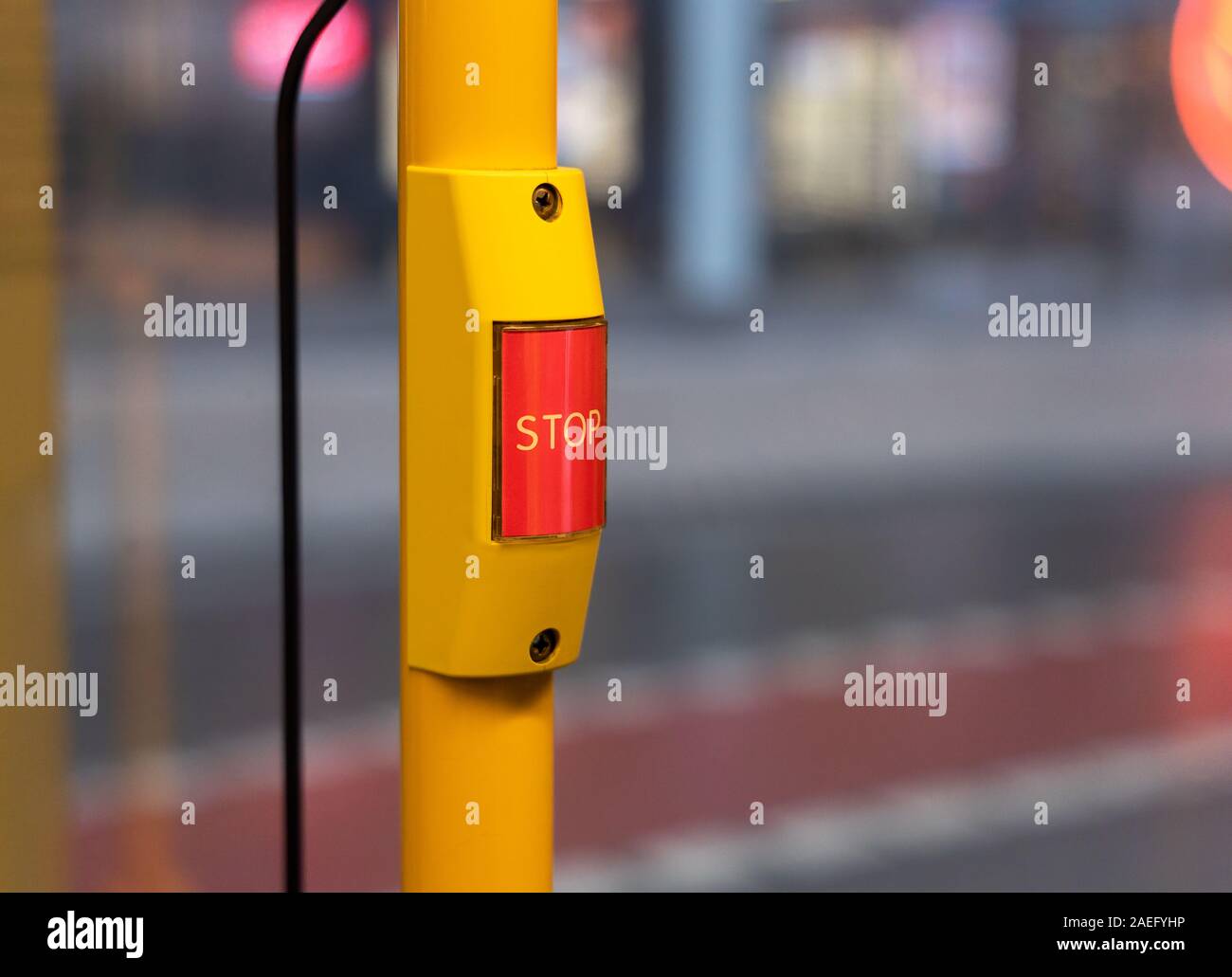 Taste Stop auf City Bus Stockfoto
