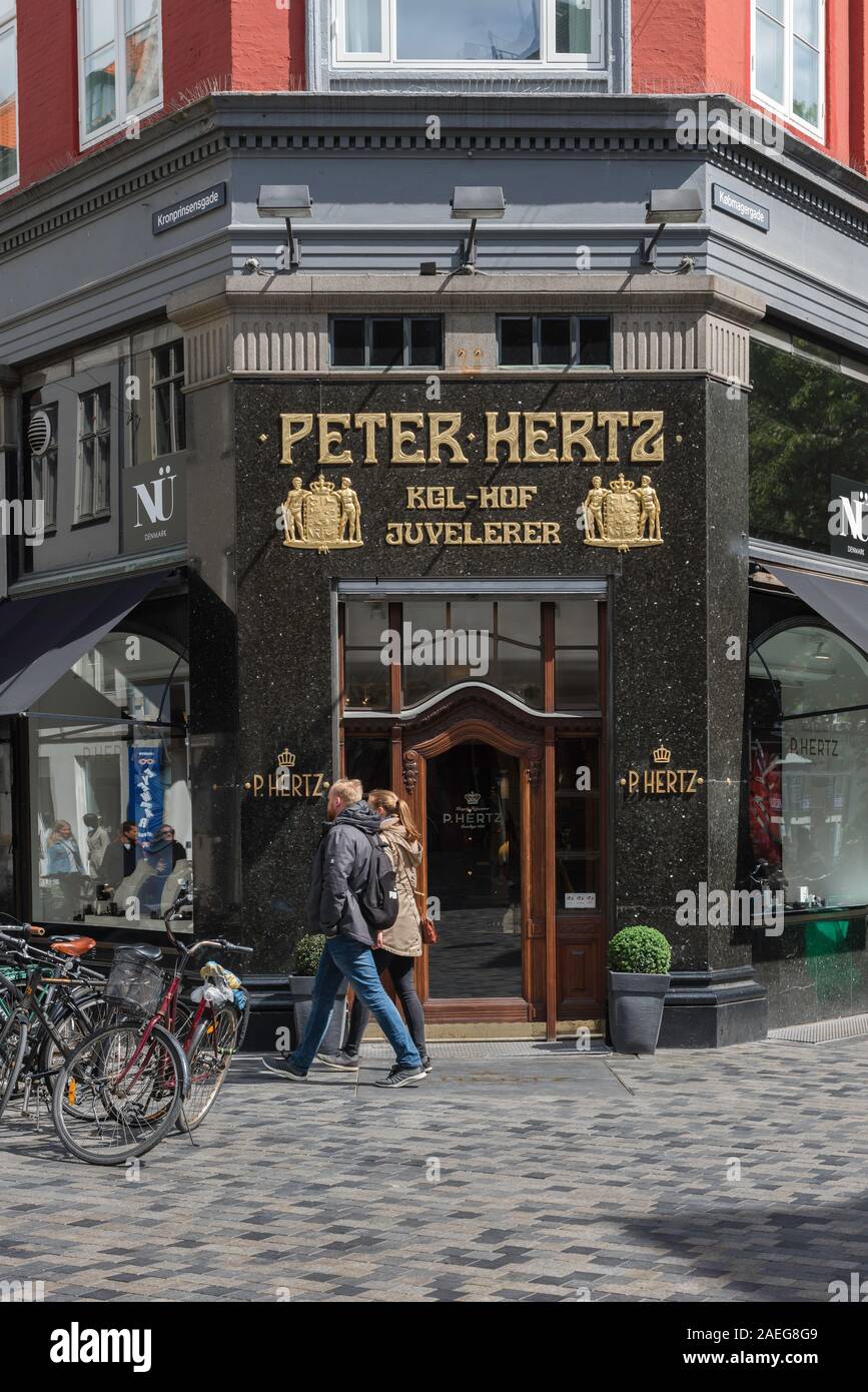 Kopenhagen shopping, Blick auf die Peter Hertz Schmuck Shop in Kobmagergade im Zentrum der Altstadt von Kopenhagen, Dänemark. Stockfoto