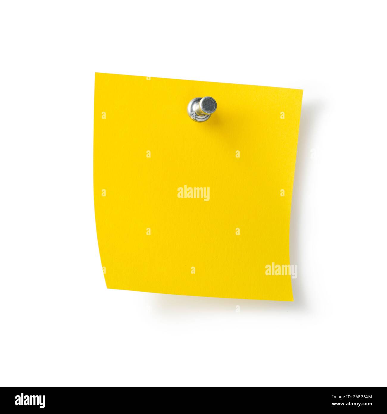 Leere gelbe Papier Hinweis auf weißem Hintergrund verstiftet Stockfoto