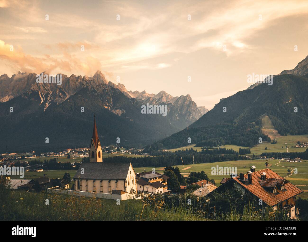 Toblach im Herbst, Dolomiten in Südtirol, Italien Stockfoto