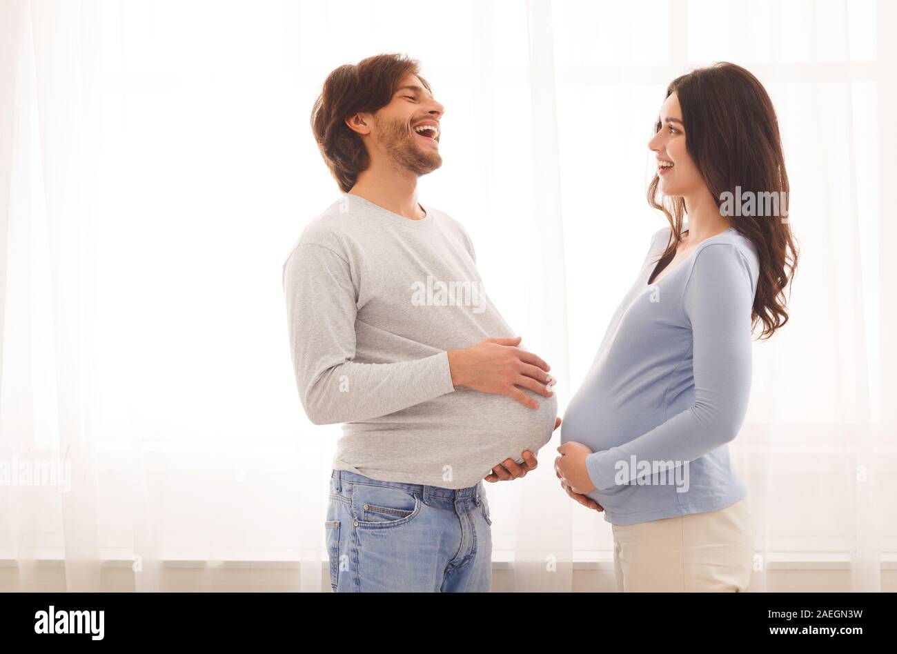 Fake Pregnancy Stockfotos Und Bilder Kaufen Alamy