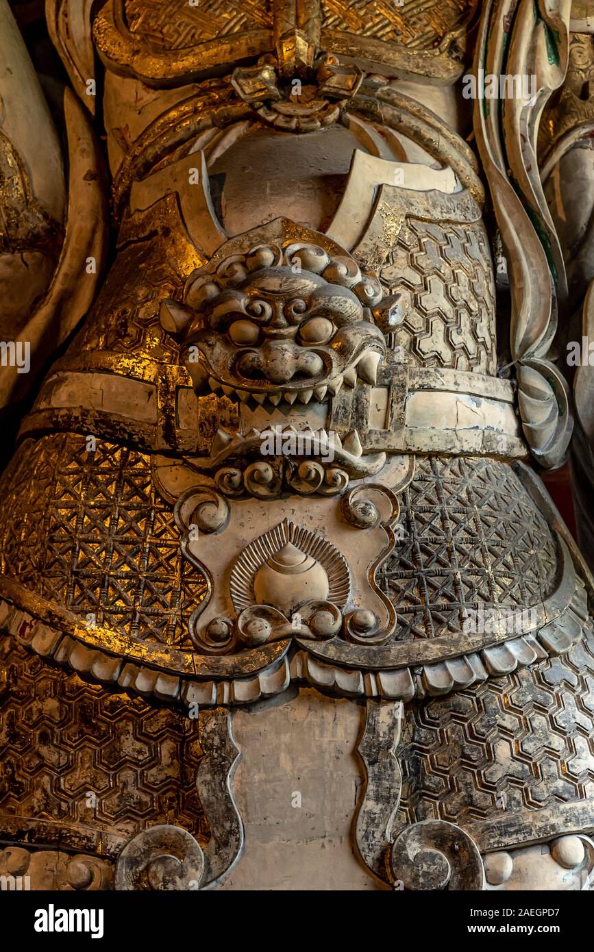 April 22, 2019: Detail eines der hölzernen Wächter an der Todai-ji-Tempel. Nara, Japan Stockfoto