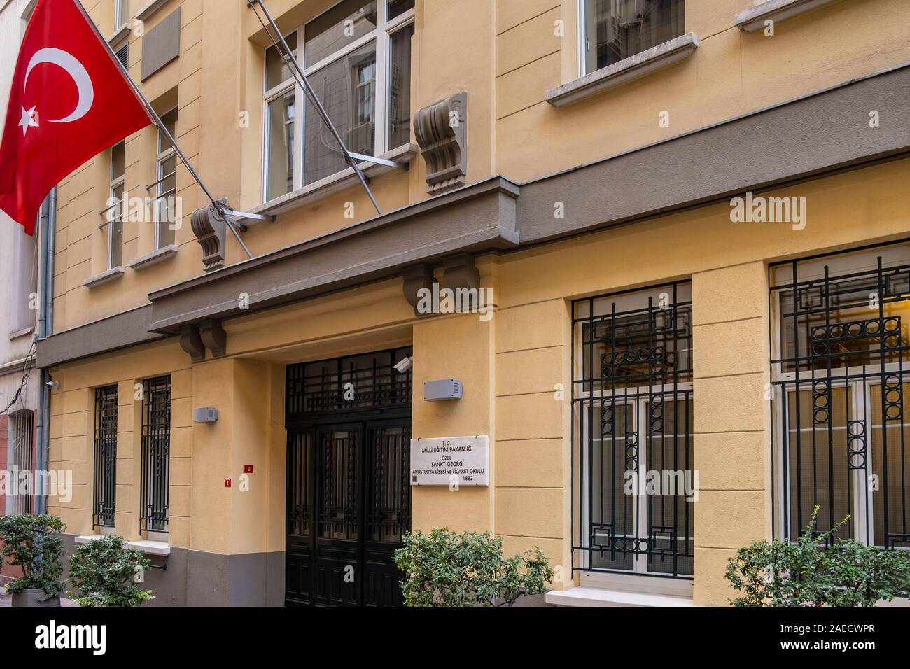 Karakoy, Istanbul/Türkei - am 24. November 2019: Istanbul St. Georg Österreichischen High School (Sankt Georg Avusturya Lisesi) Außenansicht Stockfoto