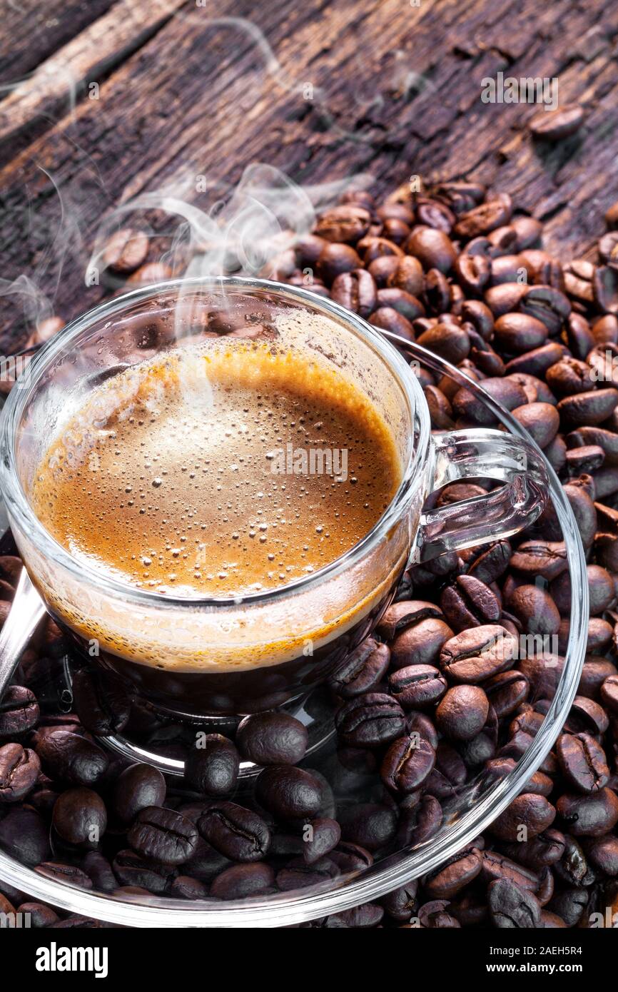 Dampfenden Espresso Kaffee - in der Nähe Stockfoto