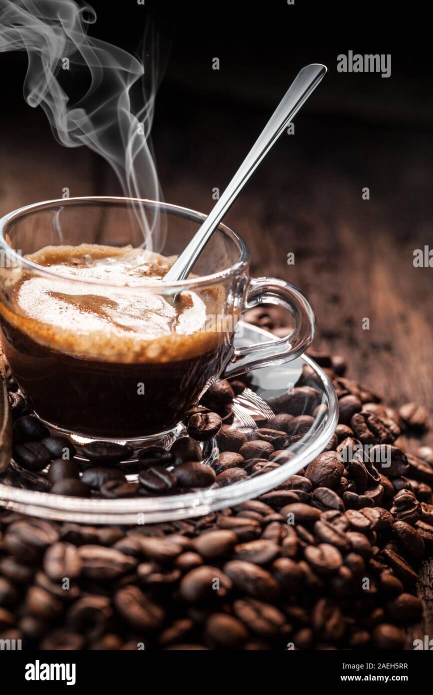 Dampfenden Espresso Kaffee - in der Nähe Stockfoto
