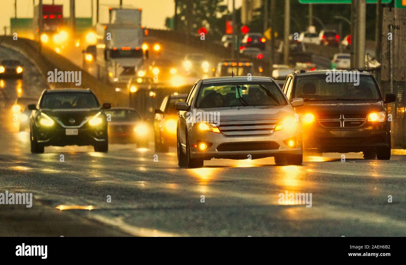 Montreal, Quebec, Kanada, Juli 10,2019. Autos auf der Autobahn nach Unwetter in Montreal, Quebec, Kanada. Credit: Mario Beauregard/Alamy Nachrichten Stockfoto