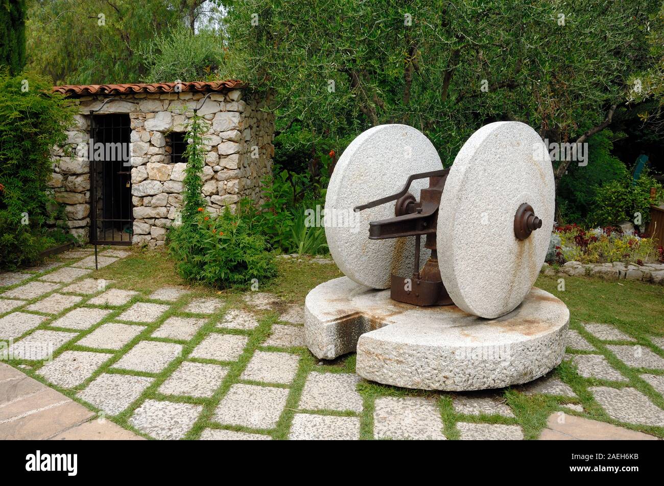 Historische oder alte Stein Ölmühle Provence Frankreich Stockfoto
