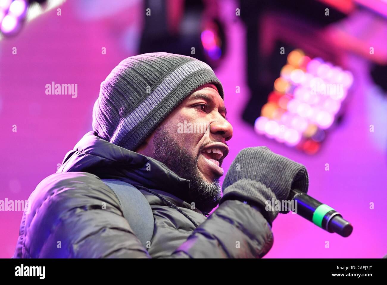 New York City Public Advocate Jumaane Williams nimmt der Welt Big Sleep Out am Times Square in New York City. Stockfoto