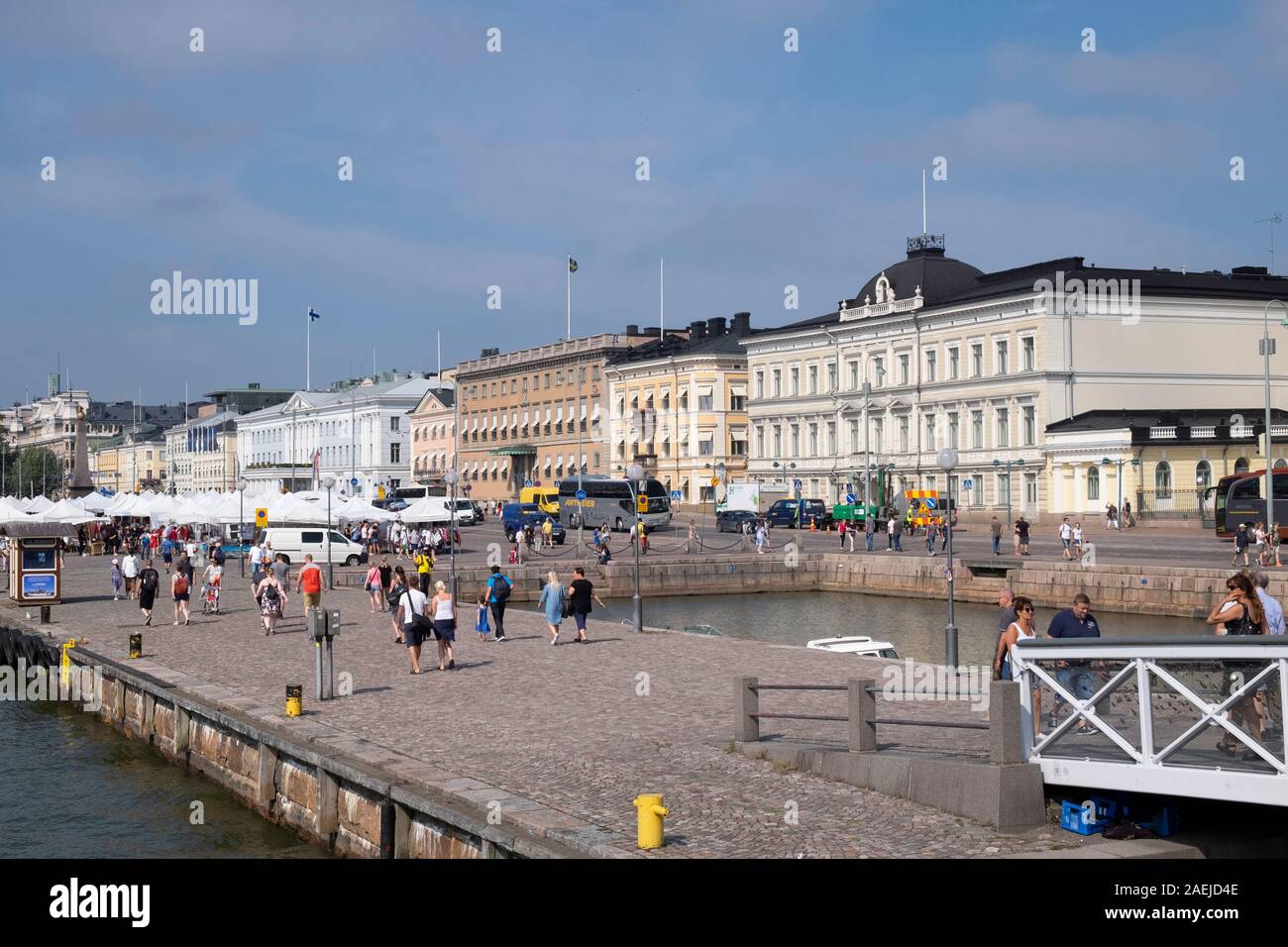 Ansicht von Süden Hafen in Richtung Markt, Kauppatori Marktplatz und Regierungsgebäude, Helsinki, Region Uusimaa, Finnland, Skandinavien, Europ. Stockfoto