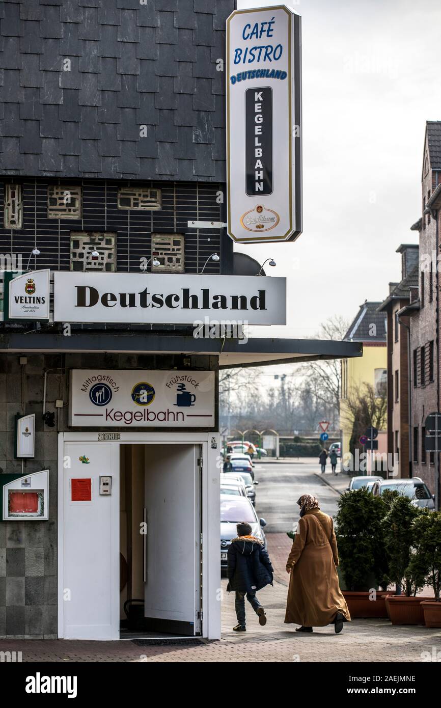 Fassade des Restaurants Deutschland in Oberhausen Osterfeld, am Marktplatz Osterfeld, Stockfoto