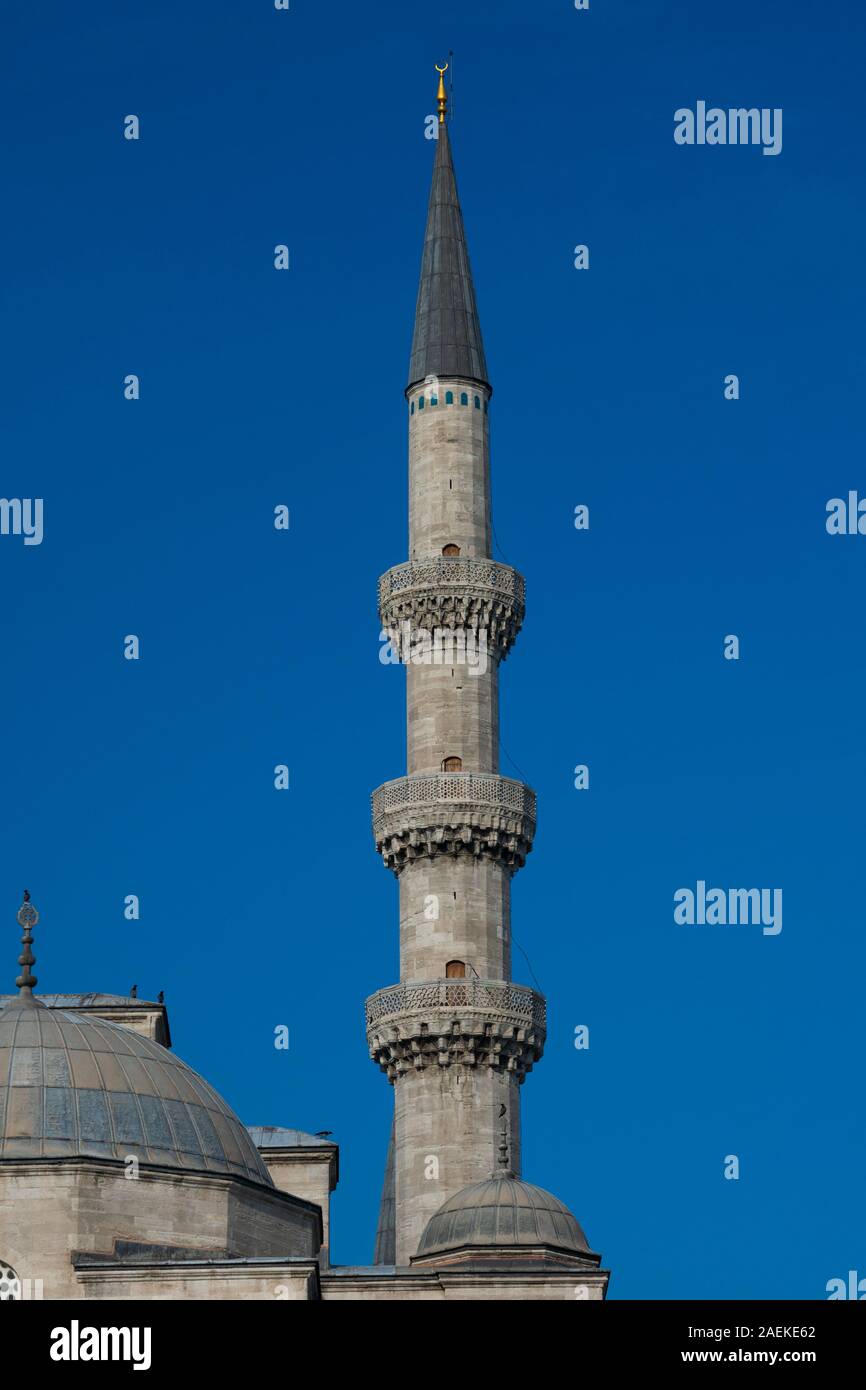 Minarett der Süleymaniye-Moschee (Süleymaniye Camii). Ein Ottoman Imperial Moschee auf dem dritten Hügel von Istanbul, Türkei Stockfoto