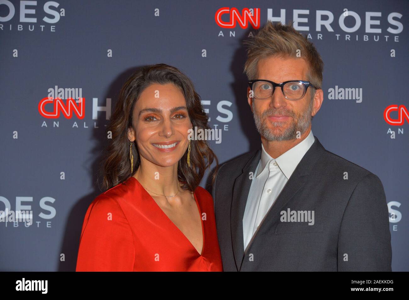 NEW YORK, NY - 08 Dezember: Annie Parisse und Paul Funken die 13. jährliche CNN Helden im Amerikanischen Museum für Naturgeschichte teilnehmen am 08. Dezember Stockfoto