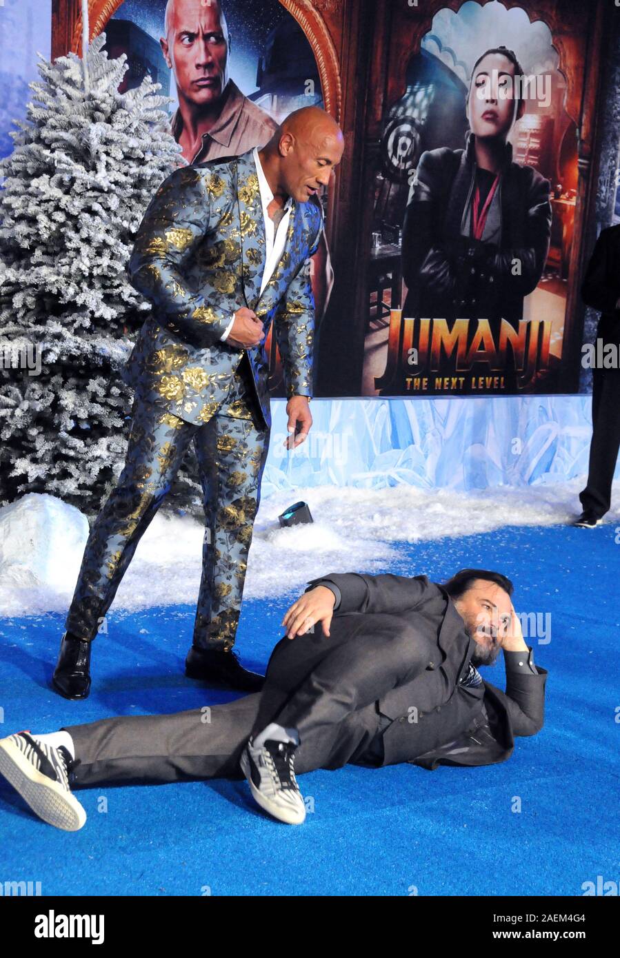 Hollywood, Kalifornien, USA, 9. Dezember 2019 Schauspieler Dwayne Johnson und Schauspieler Jack Black an Sony Pictures präsentiert die Weltpremiere von "Jumanji: Die nächste Ebene' am 9. Dezember 2019 an TCL Chinese Theatre in Hollywood, Kalifornien, USA. Foto von Barry King/Alamy leben Nachrichten Stockfoto