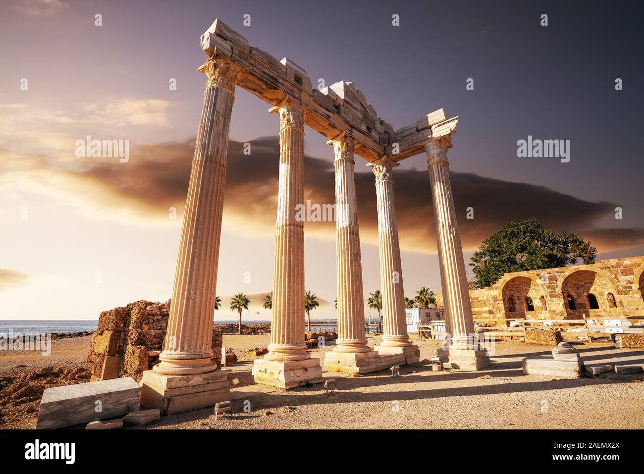 Erstaunlich Tempel des Apollon antiken Ruinen. Apollon Tempel in der antiken Stadt, Antalya, Türkei. Stockfoto